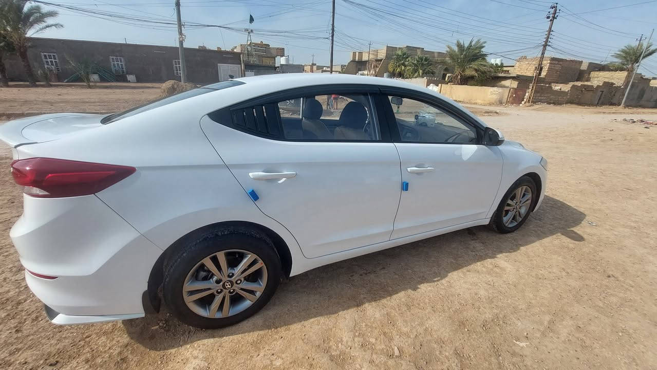 السلام عليكم  النترا خليجي موديل ٢٠١٨ مكفوله من الصبغ 
بارد شبر بل جاملغ الخلفي سياره جديده بمعنى الكلمة 
مكينه ٢٠٠٠ سوبر تخم تاير وصدر جديد غرفه خير من الله السعر 
١٥٠ ورقه العنوان بغداد النهروان ***********
