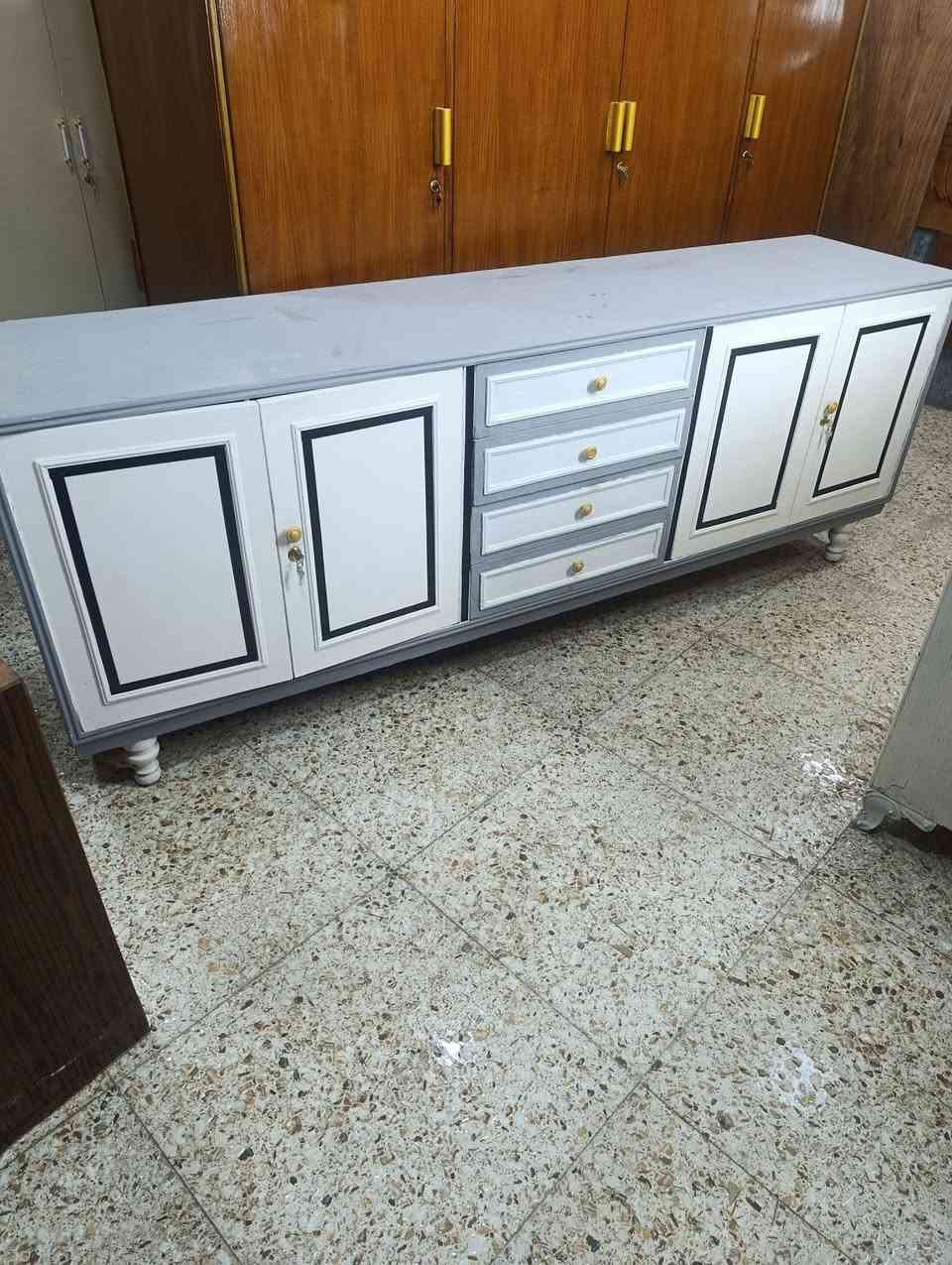 بوفيه صاج قديم وثكيل للبيع 
سعر الواحد 150
*********** بي واتساب
