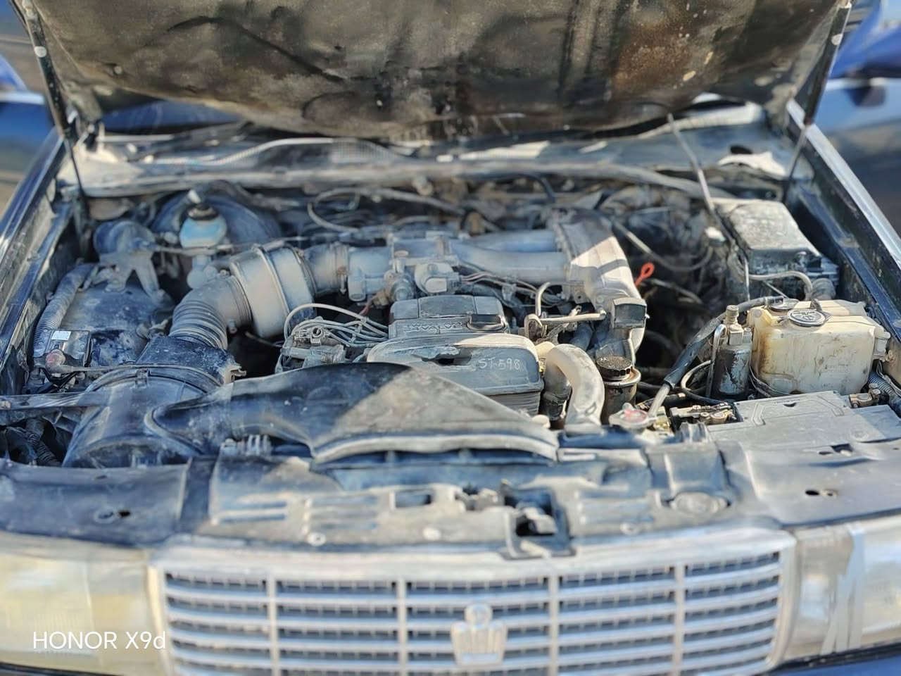 السلام عليكم 
سيارة بطه موديل 95 مكفولة كير محرك  لاكصة ولاجثة السيارة فقط مرشوشه جماليه السعر 48بي مجال العنوان الموصل 
التلفون ***********
