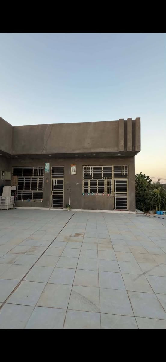 مكلف بالنشر
الدار للبيع المساحه 600متر
طابو زراعي سند 25
يحتوي على ثلاث غرف نوم وصالتين وصحيات داخل الغرف وصحيات خارجيه وداخليه ومطبخين مطبخ حار ومطبخ بارد
بناء حديث دراجة اولئ
العنوان حي السجاد شارع البزل ميت متر عن التبليط للاستفسار الاتصال على الرقم التالي
*********** بي وتساب  ابو رقيه
