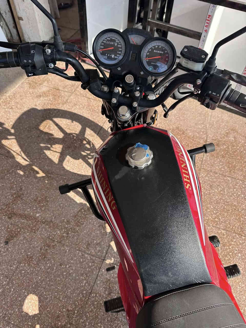 السلام عليكم 
 ((مكلفففففف بالنشرر ))

دايون شايننگ موديل 25 صارلها شهر عدل من طالعة من الوكيل شخطط ممشخوطة اوراق سكنر السعر 950 وبيها مجال  هذا رقم صاحبها *********** 

وهذا حسابة https://www.facebook.com/share/1Am9yDtwgw/?mibextid=wwXIfr
