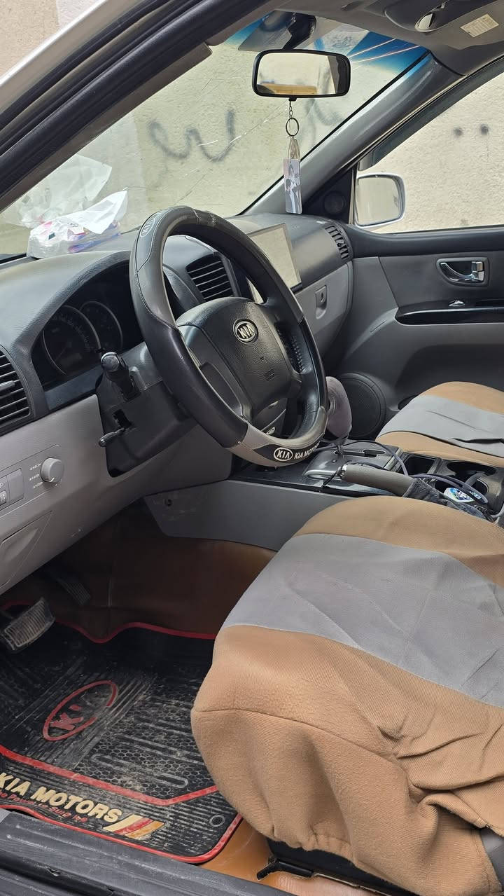 كيا سورنتو خليجي موديل 2009 محرك سته سلندر خمسه راكب كير مكينه حداديه كفاله باقي التفاصيل بالسونار 
عنوان ميسان قظاء الكحلاء
السعر 100 وبيها مجال
للاستفسار الاتصال ***********
