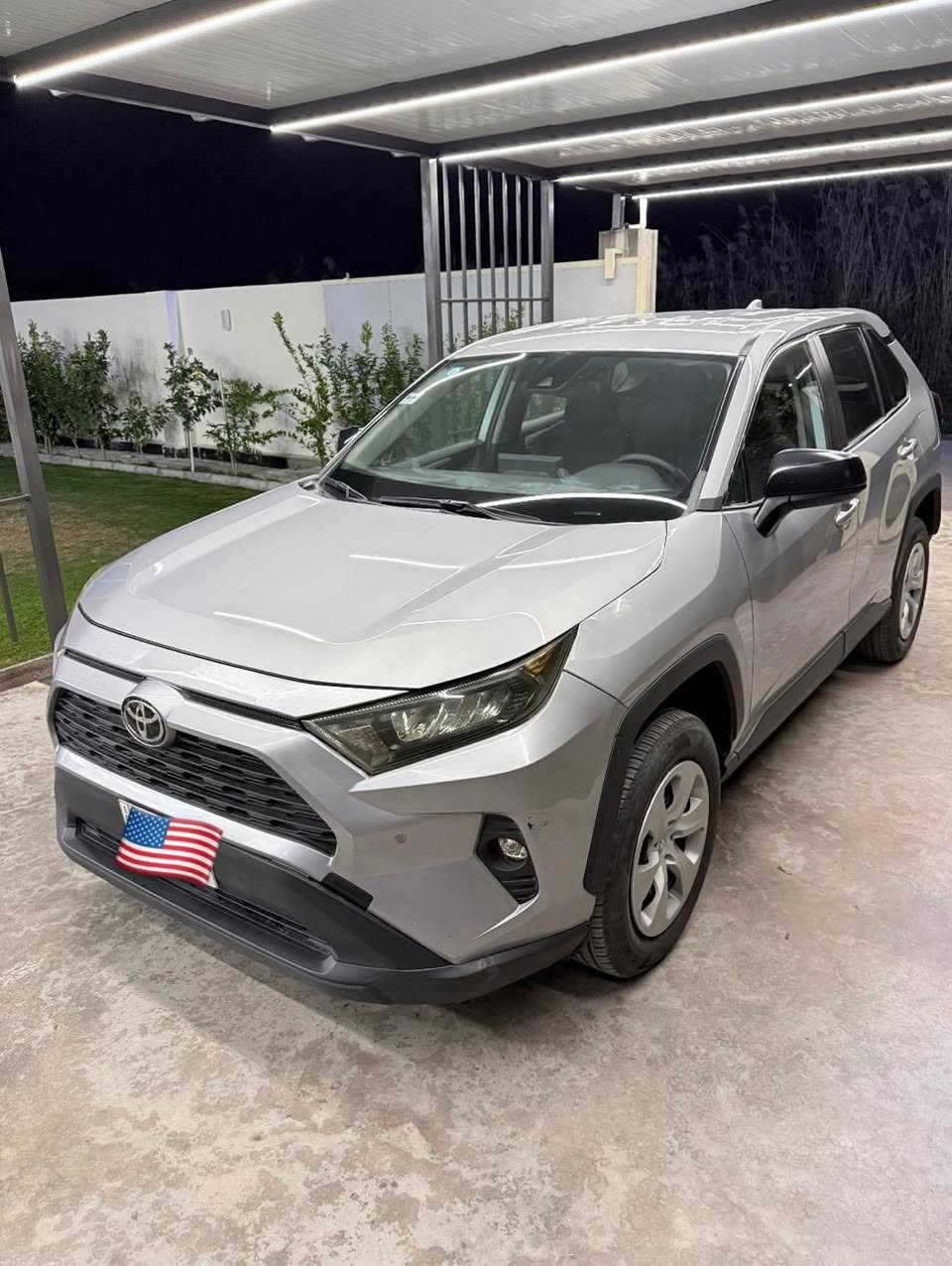 السلام عليكم 
راف فور٢٢ وراد امريكي حادثه دعاميه امامية فقط بدون ايرباك والسيارة مكفولة كفالة عامة مواصفات Le كير مكينة مكفولات السيارة ماشية 64 الف ميل والسيارة عليه سيرفس كامل رقم بغداد السعر22،700 الف$ وبيه مجال
***********
