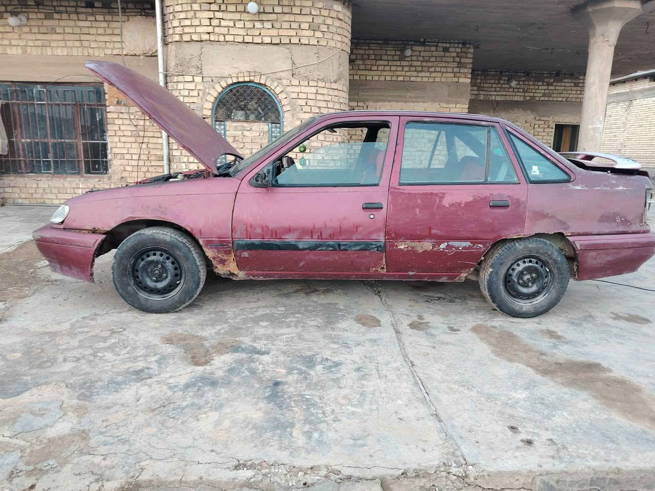 السلام عليكم
دايو لمنز للبيع موديل ١٩٩٤
محرك بحالة جيدة لا تبخير  ولا تنقيص كذالك. الكير
جواها تخم تاير باتري جديد  كشر تعبان  يحتاج تعمير مثل ماموضح بالصوره صدر امام  جديد سياره  مال شغل  السعر  ١٨ وبيها مجال   
  تواصل على هذا الرقم ***********
