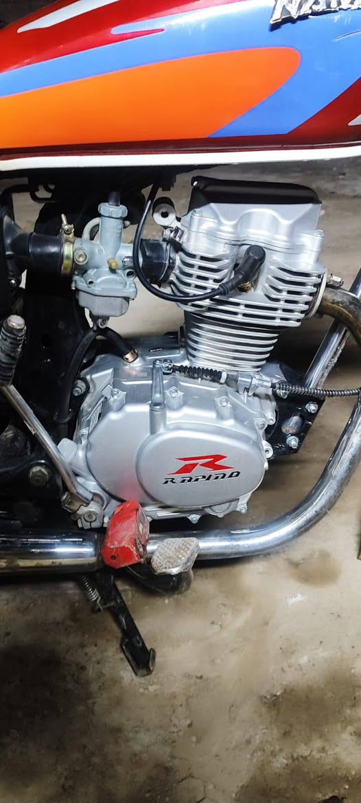 سلام عليكم شباب دراجه للبيع شاصي 18سكنر وتعمير 26محرك طياره كلش حلو دراجه أحله من صور بيه بس العلامه مال تانكي مضروبه سعر خاص خابرني وبيك خير ودلل مو شراي اخيك اطلع كبل ***********
