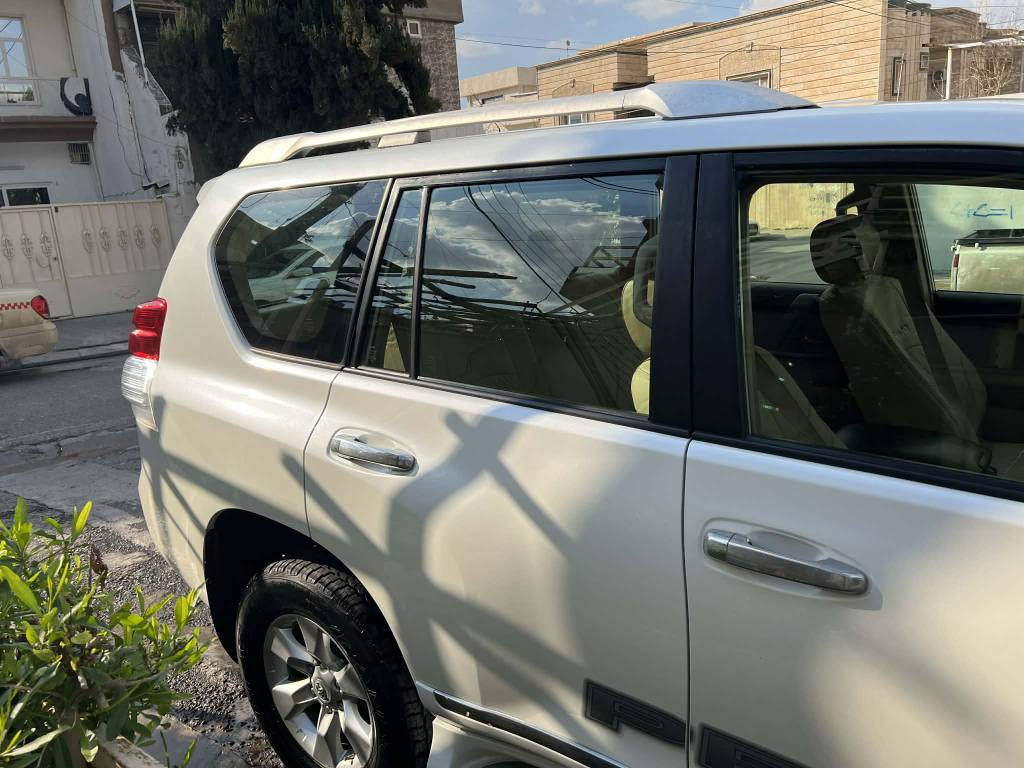 تويوتا  پرادۆ 2010  نیو چاملغی پشتەوەی بۆیاغە  مەکینەی نەکرایتەوە مەکینە بوخاری هەیە رەقەمی و سەنەوی هەزەز نوێیەی ژمارە تەلەفۆن /*********** نرخی 198 مەجاڵ أربيل, العراق
