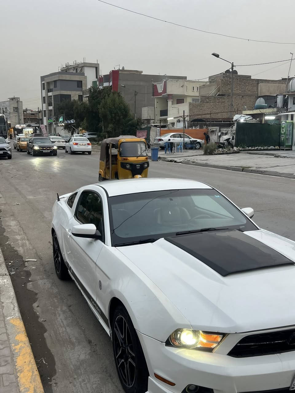 موستنك 2012 بريميوم 6v  كير عادي
رقمها بغداد انكليزي 
قطعتين صبغ  جاملغ خلفي وجاملغ امامي 
كير محرك اكسل كهربائيات مكفول 
كلج رياضي  قبل يومين مال تفصيخ
سستم سماعات كلش قوي 
يحتاجلها ترتيب حداده خلفيه  
السياره محركها جديد مشدود قبل 3 اشهر 
سياره كلشي بيها بلادي دشبول سبع الوان 
الويل بلادي 
ممشا السياره 140كيلو متر حقيقي
السعر  79 وبي مجال 
مكاني بغداد الجادريه - المشتل 
***********
