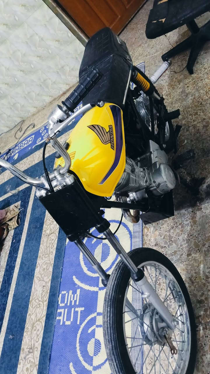 سلام عليكم دراجه نامه ادوات سعر سعر 450وبيه مجال الشراي مستعجل 
مستعجل كلش عله بيعه 
والشراي يدلل 
نامه شلامجه ادوات 
مكفوله من السرقه 
دراجه ما مغسوله 
ما طالعه بالبيت مخزونه 
بصره ابو الخصيب  
متواجد واتساب ***********
