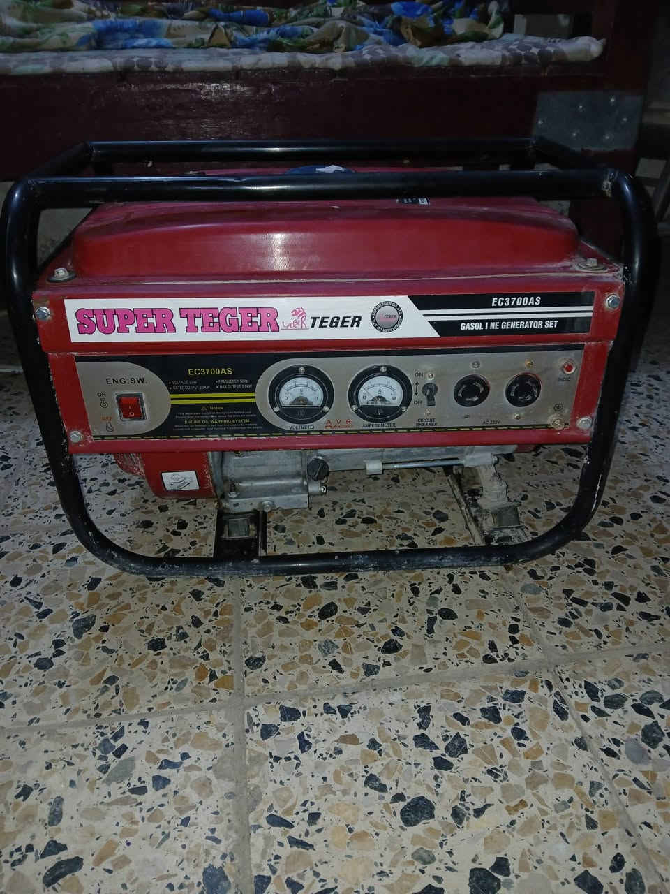 سلام عليكم مولد سوبر تايكر للبيع وطباخ نضاف كلش بعقوبه تحرير ***********
