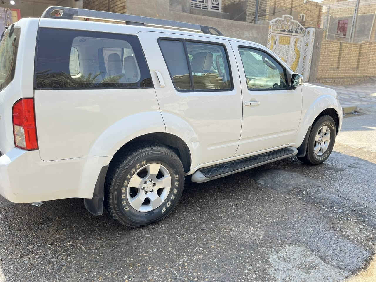 السلام عليكم سياره نيسان پافندر 2012 ماشيه151 الف كيلو  سيارة 7 راكب فتحه سقف وشاشه 
سياره كدامك مكفول كير ومكينه وحداديه 
سياره LS 
مكانها لعماره ***********
السعر 120 وبيها مجال❤️.
