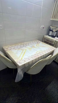 ميز طعام • ٤ كراسي • فوك جام