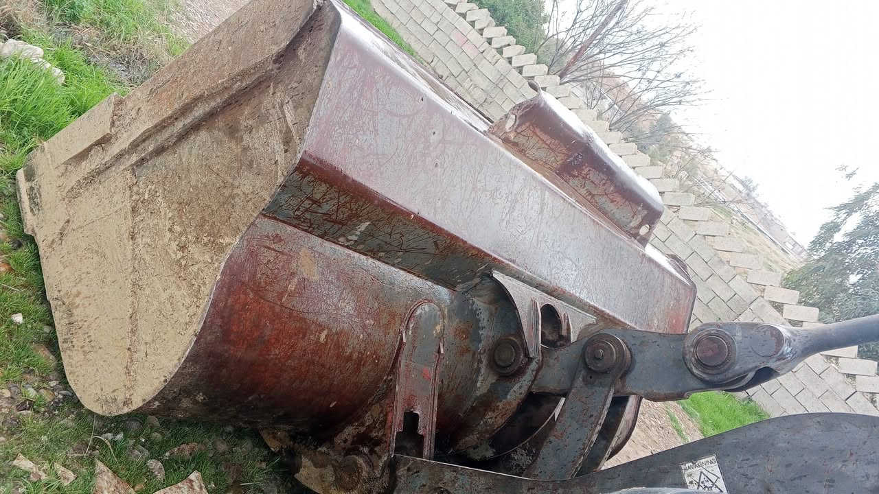 سلام عليكم عندي كيلا مال شفل فالفو حجم 90 للبيع نضيف ***********
