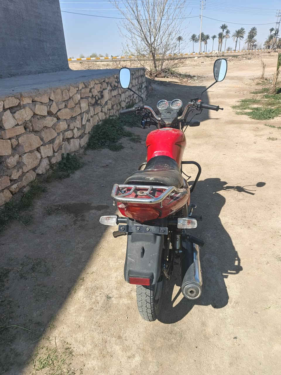 سلام عليكم سايم سوبر موديل 19 بدون اوراق نقصه لايت بي لايت مال هيوشه بس لايت قوي وعندي مرات يدخن الماطور سعره 450 وبي مجال مكاني جزيره الخالديه ***********
