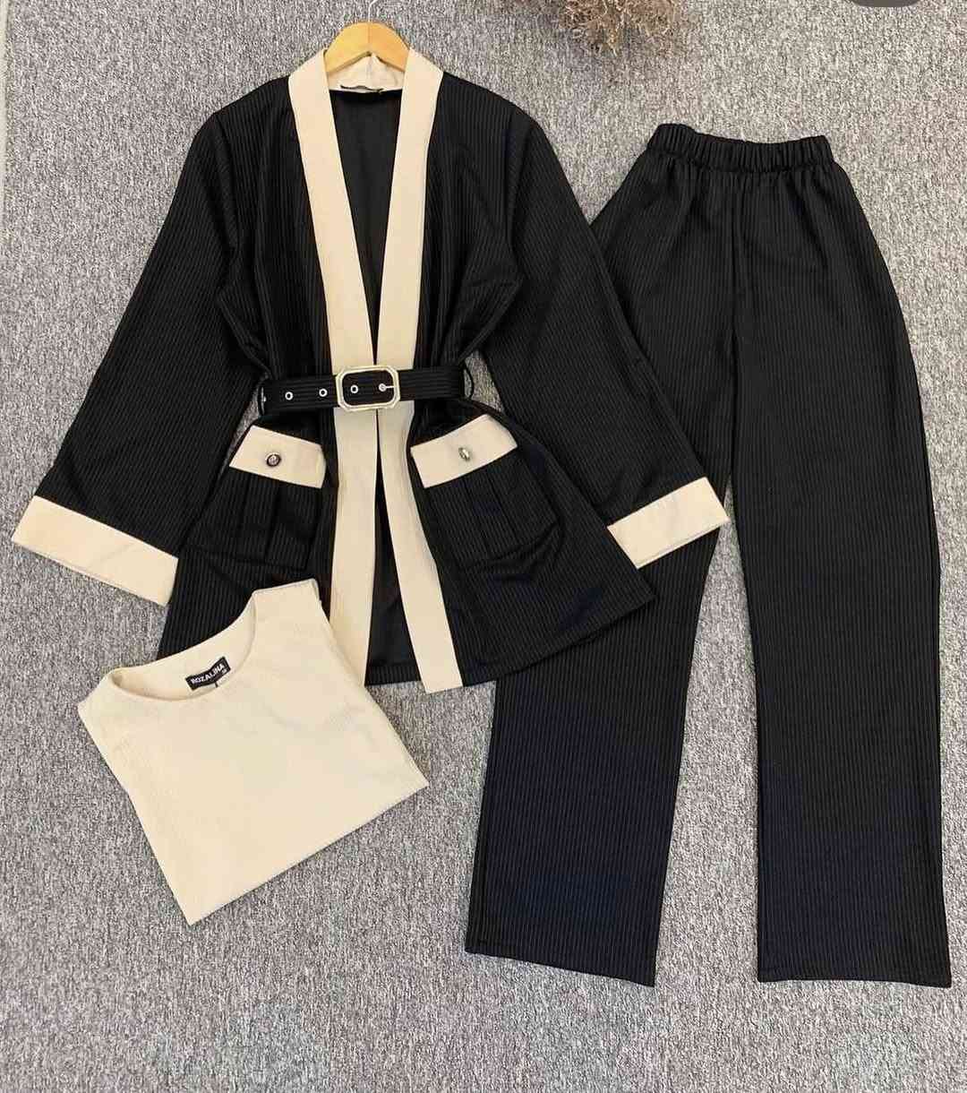 سوت ٣ قطع
سترابلس وستره وكيلوت قياس ٤٠-٤٢ 
سعر ٢٥


**إذا كنت صاحب هذا الإعلان وتريد حذفه لأي سبب، رجاءا أرسل رسالة إلى الدعم الفني**