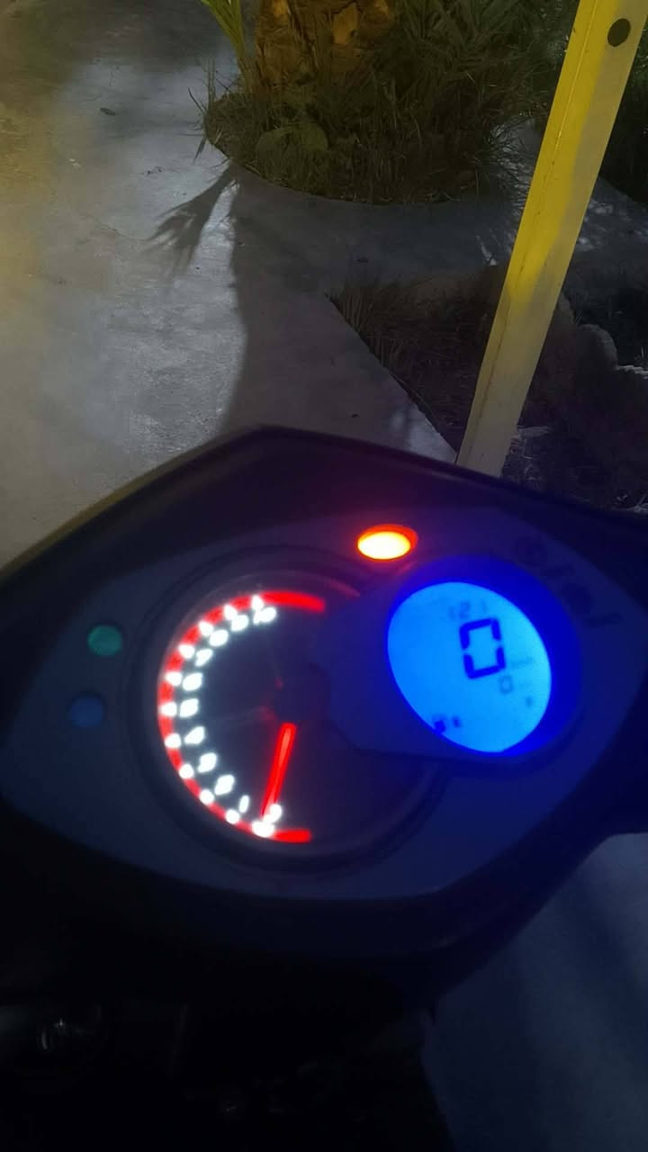 دراجه سكنز فحل كله شغال لايت زنون دبل شاير مكينه شلعه تخبل كابريته باتري جديد كفرات شخط مابي نقص بس جاملق الخلفي ستانه رياضي يداات بريك رياضي جاهزه
تخم تاير بل جيس مال شركه مكينه شرط السعر 700اوبيه مجال شي بصيط او مراوس اب ايراني الستفسار ***********
