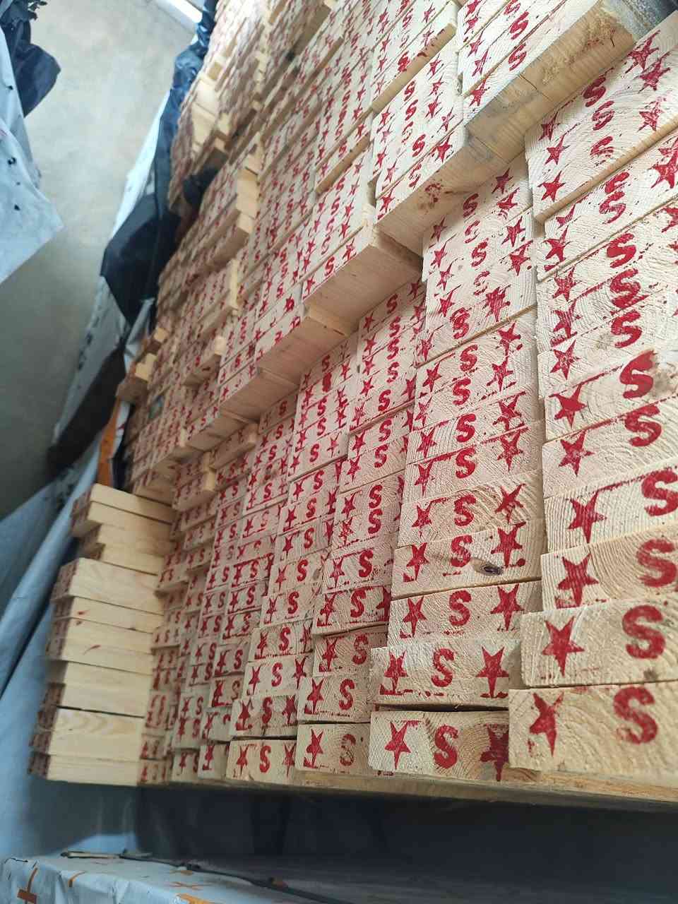 الاسعار تبدأ من ٤٧٥
جميع القياسات متوفره خشب روسي درجه اولى 😍
***********
***********
