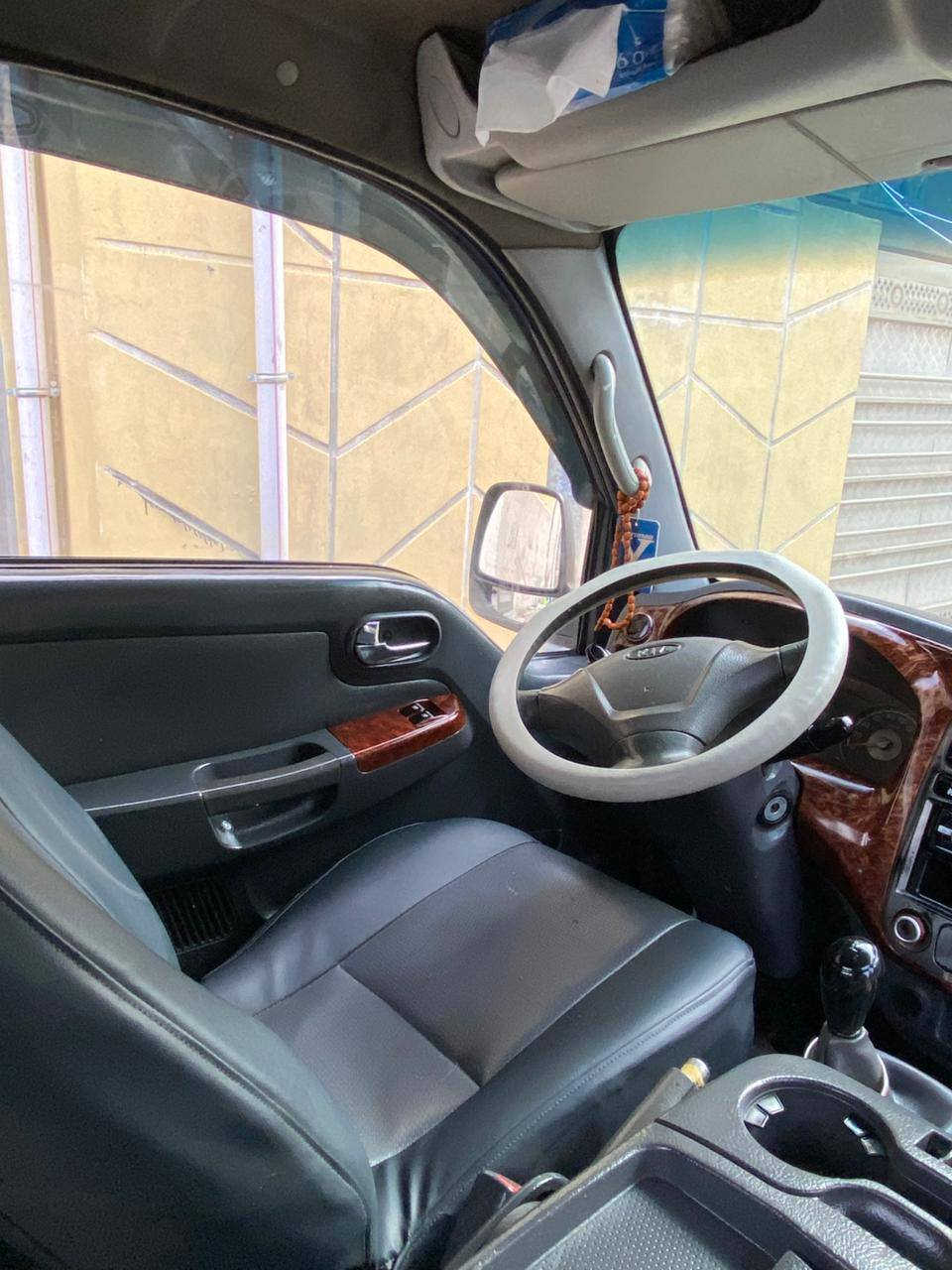 السلام عليكم (( مكلف بالنشر ))
كيا حمل للبيع السيارة موديل ٢٠٠٨  صدر جديد/ تخم تاير خلفي/ تبريد عاطل/ مكينة مسكر 3000 /  السعر 110$ ___ لأي تفاصيل هذا رقم صاحب السيارة  ( *********** ) محمد ابو عبدالله
