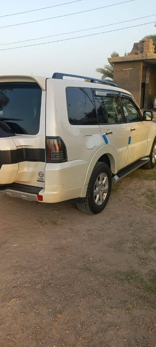 باجيرو سليمانيه للبيع قطعه نادره جدا وبسعر  ١٨٥ ورقه  مناسبه جدا بيع مستعجل متواجد في بغداد وبابل رقم الجوال ***********
الضرر جاملغ الأيمن أثر شخط ماشيه ١٠٢ الف موديل ٢٠١٨ فول واحد على واحد

