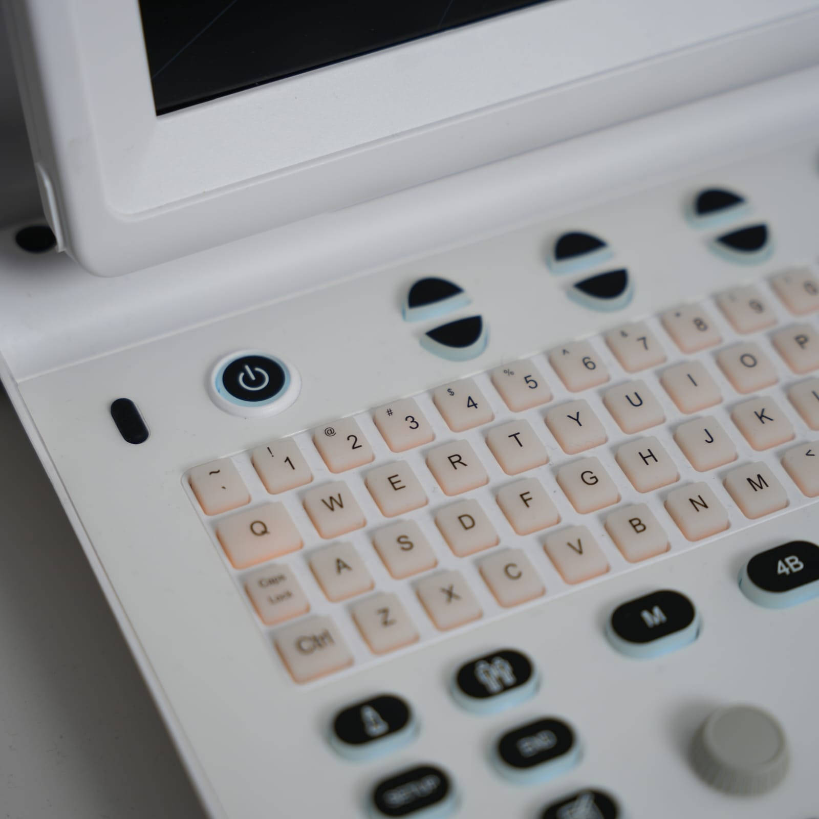 ⬅️دقة تشخيص تعتمد عليها جهاز #ECO3 هو الخيار الذكي للأطباء والمراكز الطبية الباحثين عن أداء ثابت وجودة تصوير عالية بسعر مدروس.

✅ أهم المميزات:
▪️ صور واضحة وعالية الدقة تساعد على تشخيص أدق
▪️ سرعة استجابة وسهولة في الاستخدام
▪️ تصميم عملي ومتين يناسب العمل اليومي
▪️ شاشة واضحة لراحة العين أثناء الفحص
▪️ يدعم مختلف الفحوصات الطبية
▪️ مناسب للعيادات والمستشفيات

🎯 عرض خاص لفترة محدودة
📦 توصيل وتنصيب
🛠️ ضمان وخدمة ما بعد البيع

📞 للاستفسار والحجز : *********** م علياء 
📩 راسلنا الآن أو اتصل بنا

#ECO3 #جهاز_سونار #تشخيص_أدق #أفضل_خيار #عرض_خاص #chison #chison_ultrasound_iraq
