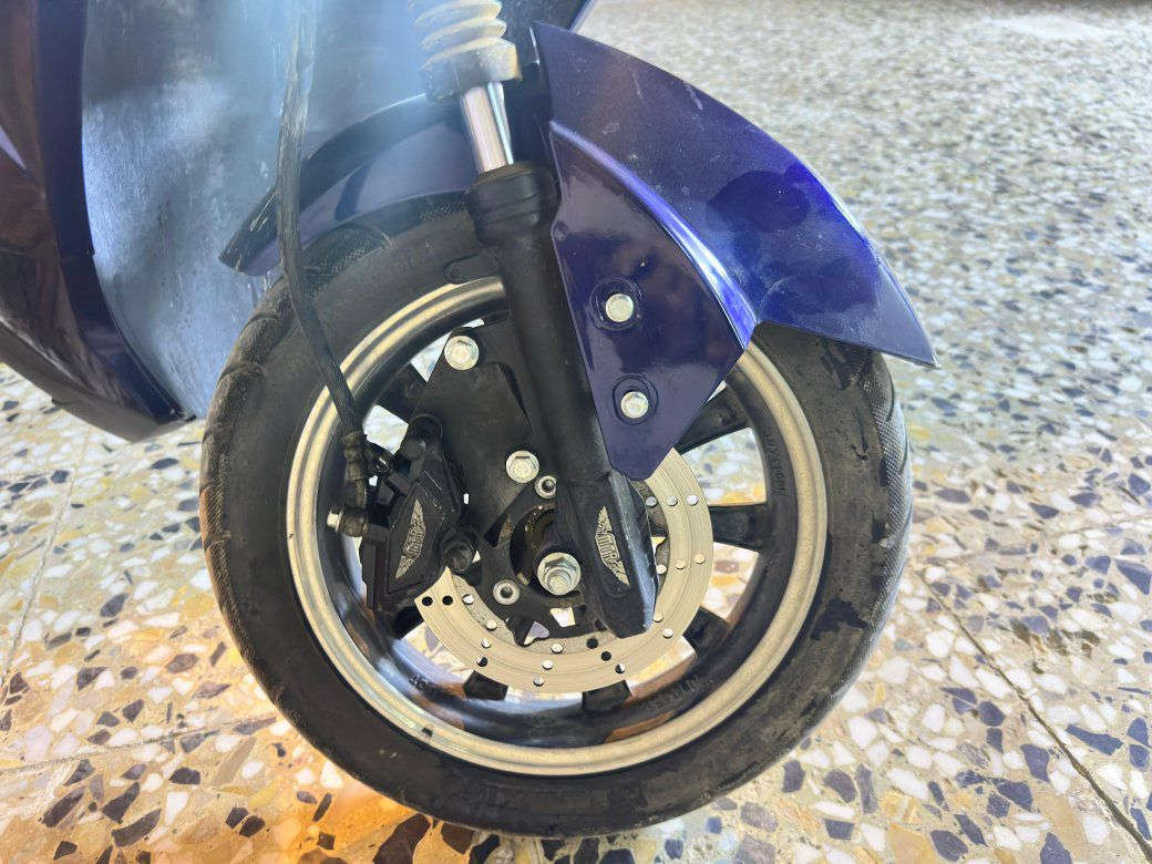 للبيع 🟥🟥

موطور MTR 
نضيف جداً بعده جديد استخدام قليل 
ملف 2000 يعني طيارة 🔥
الشحنة الوحدة تمشي 63 km حقيقي 
الموطور عالي جداً 
الله شاهد الموطور نضيف وسريع حيل ومتلكه منه قليل هاي نوعية ال MTR 
بطاريات جدد 10/10 

العنوان الانبار الفلوجة تفاصيل اكثر مراسلة وتساب ***********
