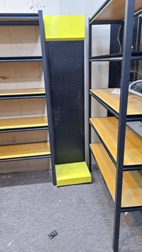 نجف حي الامير • ٩ رفوف • ٢م×١.٣٠م