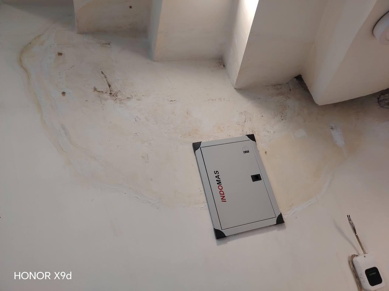 سلام عليكم كادر جبسن بورد وكافه انواع والاصباغ شغل درجه اولي وسعار مناسبه *********** مااقصر وياك مكاني بالدوره نشتغل ترميم تصليح رطوبه
