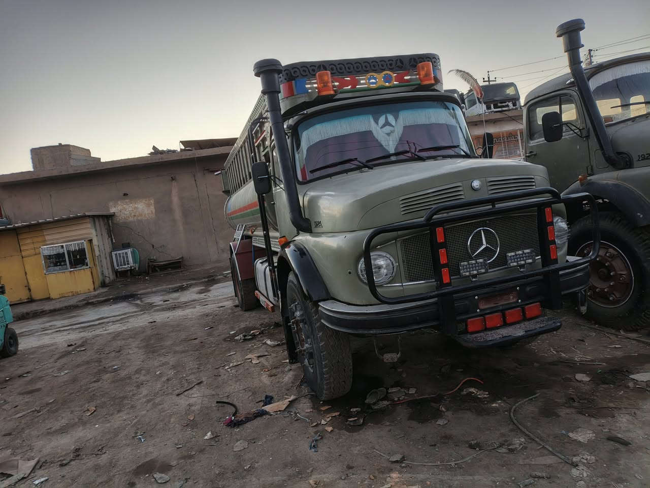 اقجم موديل 80 للبيع جاهز تانكي تفصال جديد محرك لا تنقيص ولا بخار شاصي طويل ابلادي قماره مرشوشه رقم نينوى 
 للستفسار ***********
