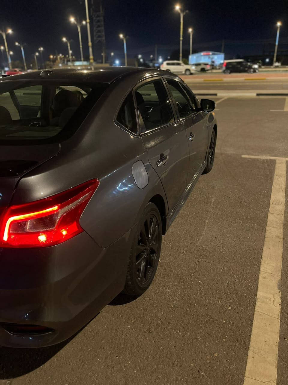 للبيع – Nissan Sentra موديل 2018 🔥🚗
سيارة شبابية مرتبة ومواصفات حلوة 👇

▪️ لون رصاصي رمادي مميز
▪️ ممشى 94 ألف ميل
▪️ حادث سابق (جاملغ + البنيد)
( البنيد مغلف كاربون فايبر)
▪️ تشغيل بصمة
▪️ كشنات تدفئة وتبريد ❄️🔥
▪️ أنظمة قيادة: Sport / Eco / Normal
▪️ سستم صوت 🎶
▪️ سبايدر جنطه شكل رياضي

السيارة استخدام شخصي، شكلها حلو ومجهزة بإضافات مميزة 👍

💰 السعر: 95 ورقة – قابل للتفاوض 
📩 التواصل:  ***********
