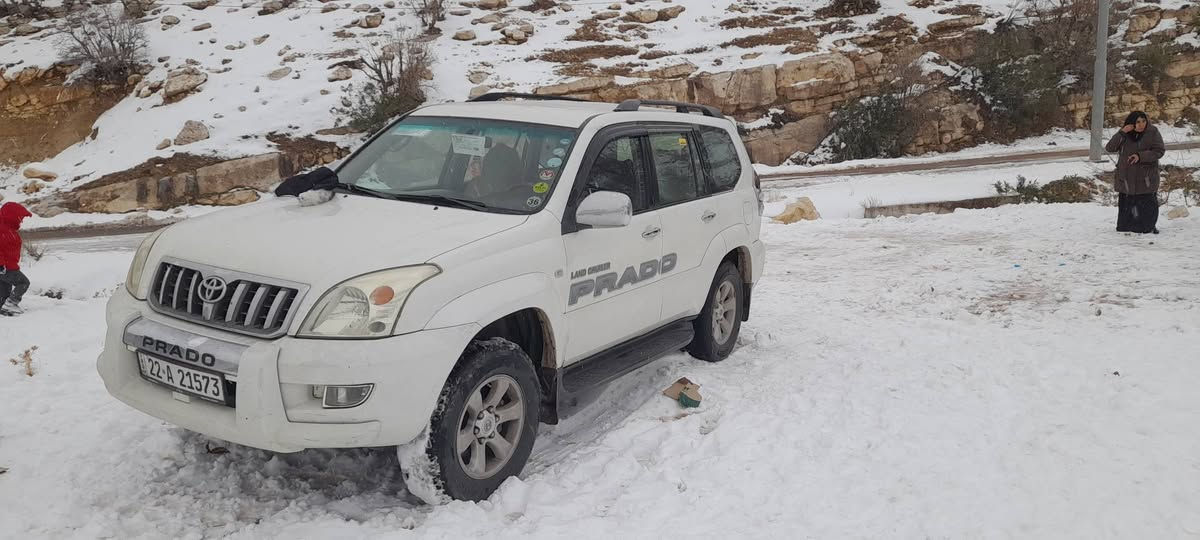 #البرادو_الياباني_الجميل
سلام عليكم تيوتا برادو 2006 خليجي 

مكينه 4/2.7 مكفوله مع ((الكير اوتماتيك))ماشی ۲۷۰

سياره جديده جدا مكفوله من الضربه والصبغ والتبديل  (رقم اربيل الماني  داخل عسلي 7 راكب فور ويل 3 قطع تبريد مع تبريد  شاشه كامره خلفيه داش كام داخلي امامي حساسات 4 خلفيه   تخم تاير حداده كله جاهزه من كلشي ستخدام شخصي 

العنوان / اربیل .***********
