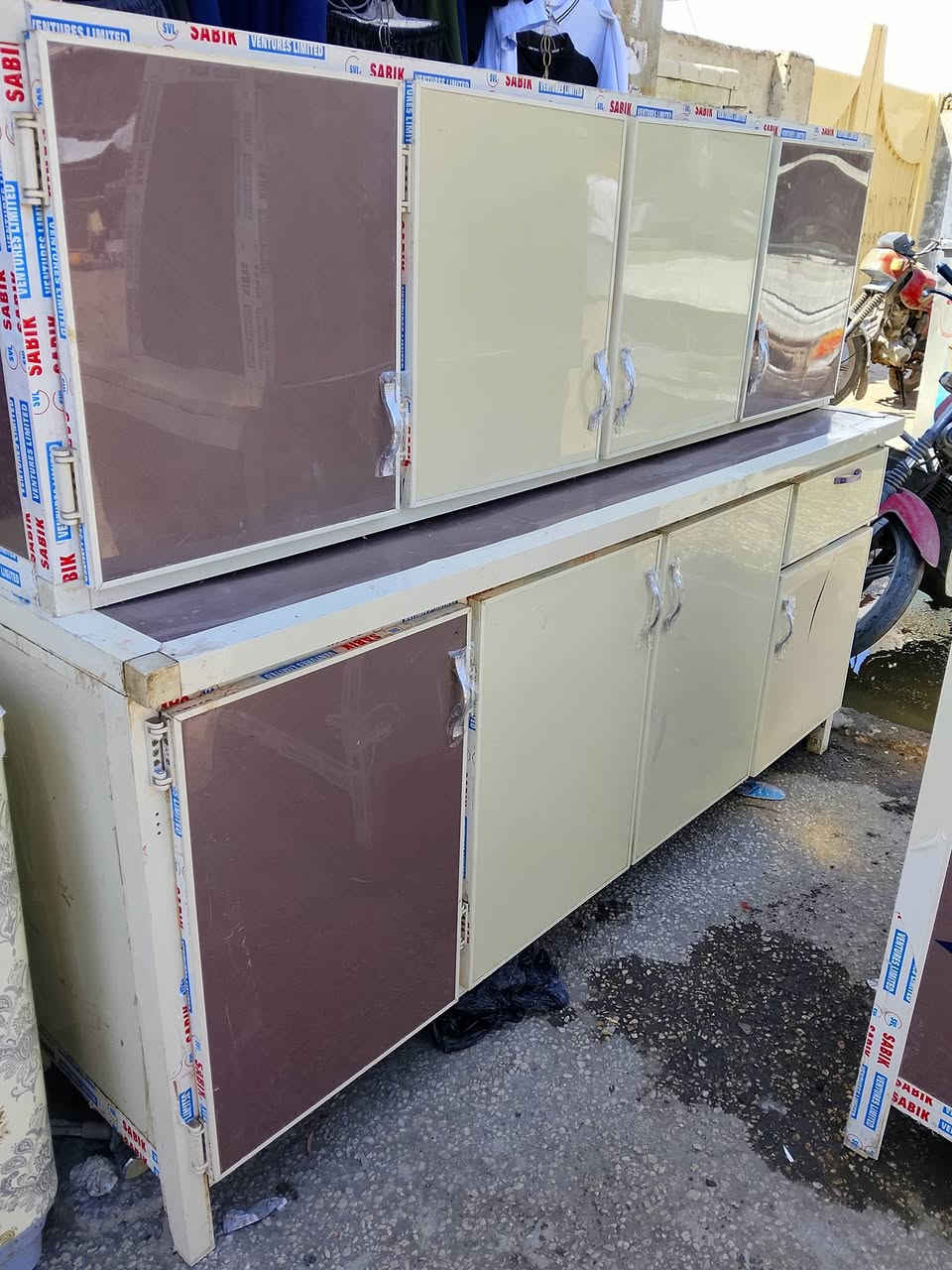 كاونتر ٤قطع تسكام السعر٣٠٠مع المجال 
***********
