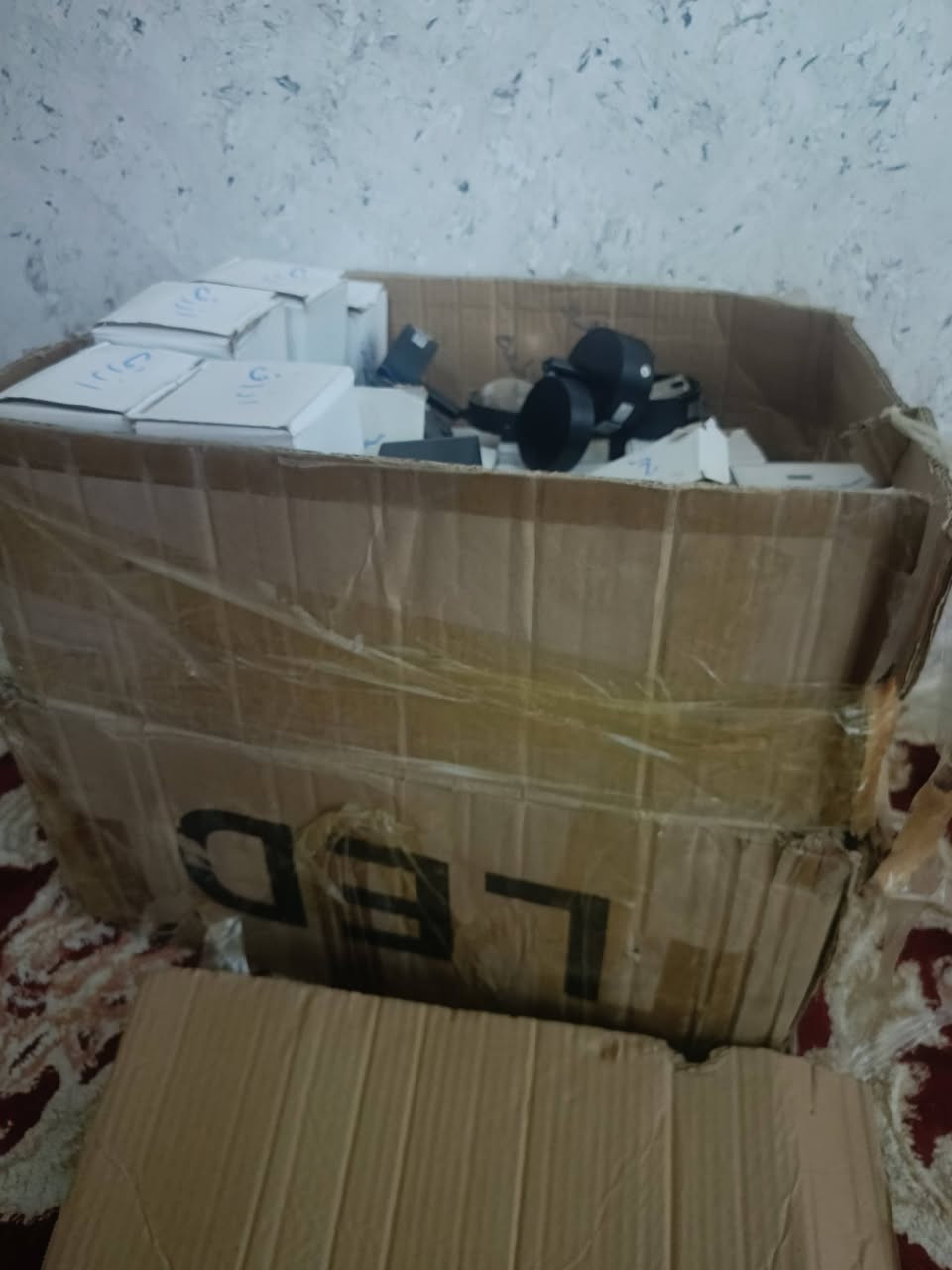 السلام عليكم اخوتي من رخصه الادمن توفر عندي براكيتات باله كلهن مفحوصات عندي كرتونه واحده طلعت بيها 90 قطعه ومن خلال هذه 90 قطعه ثلاث موديلات وكل موديل سبعه الوان كله مفحوص عالشرط كل قطعه بكرتونه مغلف مكاني نجف ابيع شلعه قطعه ب 3 الاف ***********
