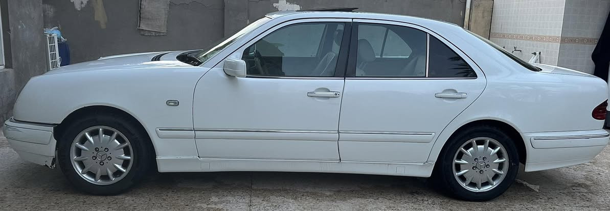 ام عيون  ٩٨
محرك V
صبغ عام 
السعر ٩٢ مجال بسيط
محرك كير حداديه ٨٠٪؜ تبريد تخم تاير باتري شلعه تخبل 

مكاني بابل 
***********
