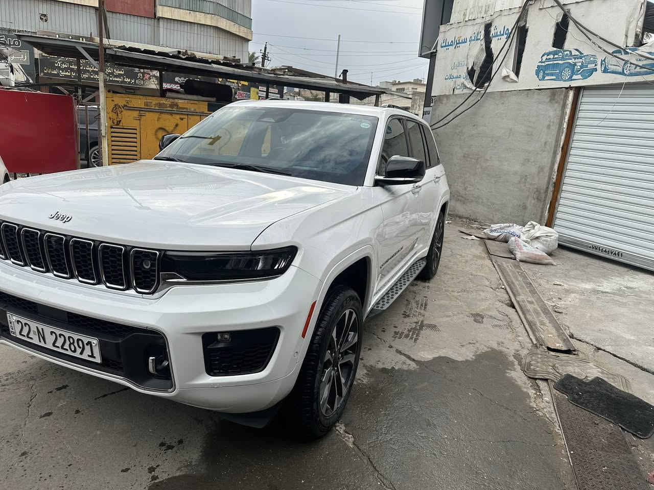 جيب كراند شيروكي (اوفر لاند )  خليجي هارلم 2023 

5 راكب كفاله عامه من الدعاميه للدعاميه سته سلندر 
محرك 3.6
ماشيه 11 الف كيلو 

المواصفات:

نظام تعليق هوائي ( جكات )
رادار ( امامي - جانبي - خلفي )
قيادة ذاتية
نظام الرؤية الليلية
مستشعر نوم السائق
أربع كامرات محيطية 360
كامرة فى المرأة الداخلية

خمسة بصمات دخول ذكي بدون مفتاح
بانوراما
كشنات دبل كهرباء + مساج + تدفئة + تبريد امامي خلفي
ميداب ديسبلي
أنارة محيطية
نظام الصوت lbin ( 19 سماعة )
شاشة وسطية + 
كيجات دجتل
المقاعد الأمامية تبريد وتدفئه
مقعد السائق والراكب مساج
المقاعد الخلفية تبريد وتدفئة كشنات
حساسات أمامية + خلفية + جانبية
سلايد روف بانوراما 
فتح صندق الخلفي كهرباء + من مقصوره السائق 
نزول السياره جكات عند عبور سرعه 100 للحصول على ارتفاع مثالي عن السرعه العاليه و ثبات بل انعطاق 

سياره مغلفه مغلف بي بي اف سعره 20 ورقه 
للاستفسار ***********
سعر 445 ورقه  مجال بسيط 
العنوان بغداد زيونه
