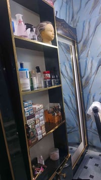 خزانة • جوزي فاتح • بدون فاترينة