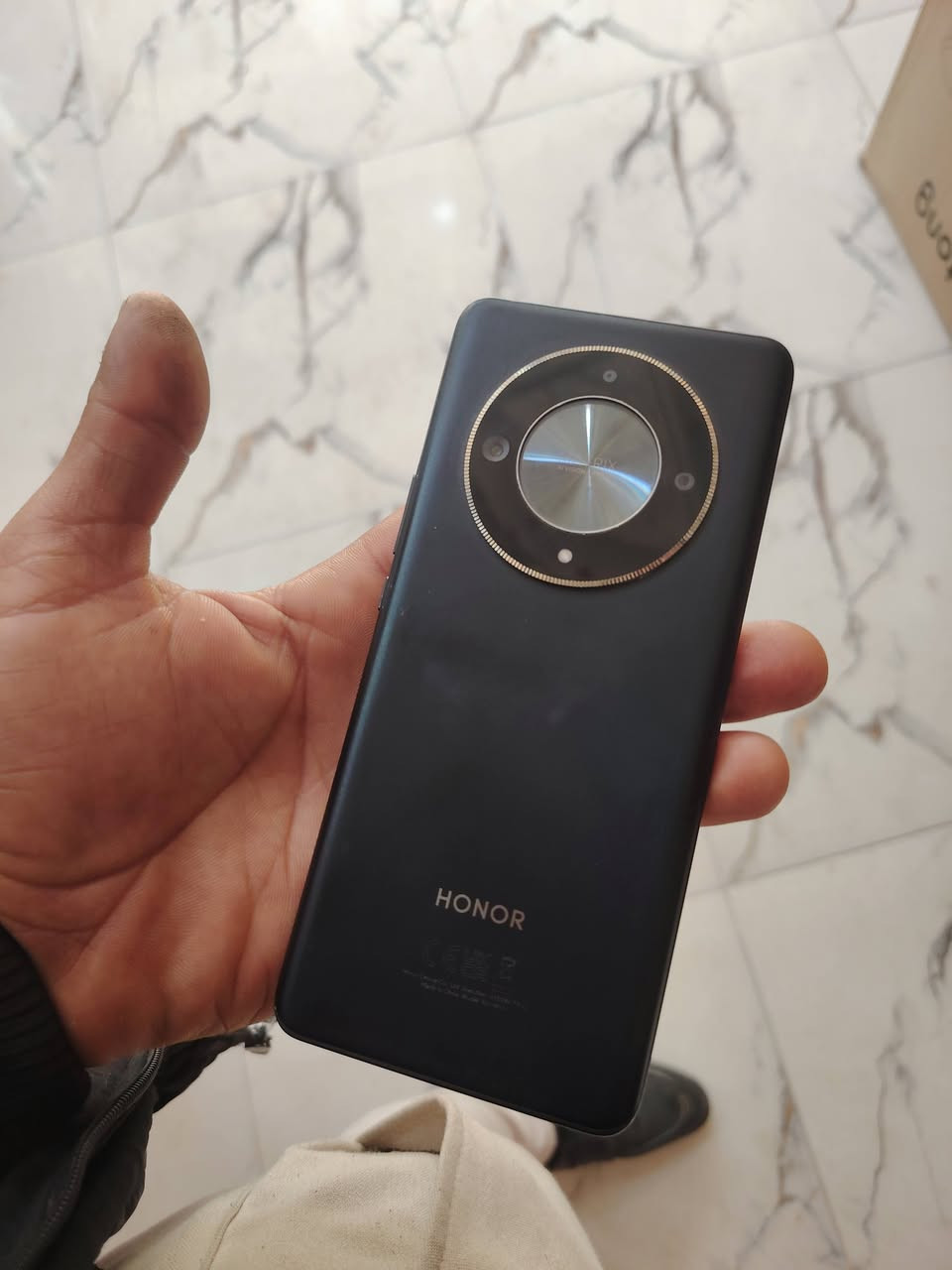 هونر إكس ٩ بي مكفول ذاكرته ٢٥٦ عشوائيه ١٢ سعر 235  وبيه مجال  جهاز كفاله وياه كفر وكيبل شحن
*********** وموجود وتساب
