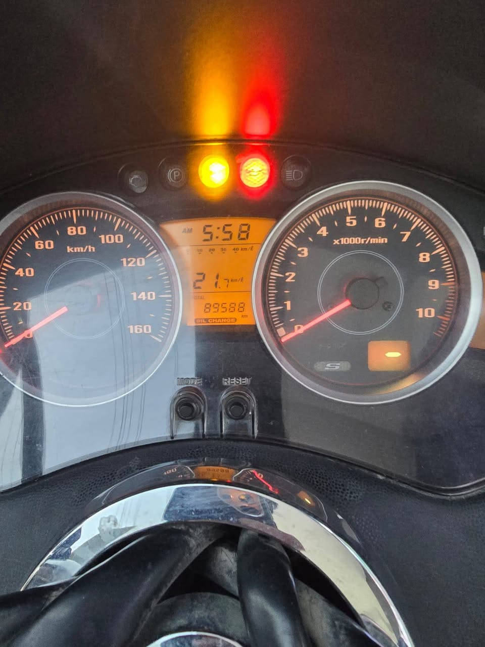 فورزه 010 للبيع مكفوله كفاله عامه محرك ما مفتوح شلعه ومعدل خير من الله دراجه ما متعوبه كلها شغاله الدراجه S7 
ومعروفه مواصفاتها المكان بابل المسيب حي المعلمين 
رقم *********** وبي واتساب السعر مليون و150 وبيها مجال بسيط حك الجيه
