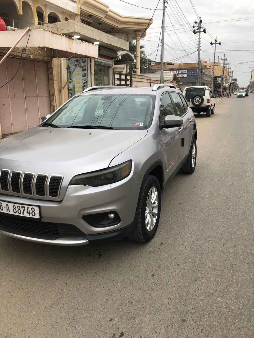 بيع مستعجل جيب بزوني موديل ٢٠١٩ محرك ٤سلندر يعني ٢٤٠٠ حادثها وصونارها موجود بالمنشور كدامك سياره باسمي توني محولها باسمي فقط قطعتين صبغ بنيد وجاملغ فقط مواصفات لاتثيود فور ويل يعني دفع رباعي سياره ماشيه ٨٥ سياره كامله مكمله بدون اي نقص وحتى كلوب سيرفس طافيه بيها سعرها كلش مناسب ب١٢٦$ورقه وبيها مجال بسيط مكان السياره موجود بالعماره محافظه ميسان وايضا يرهم مراوس بسياره كوينكس حديث رقم اوبدون رقم قبل لاتخابر اقرا منشور كلش زين قبل لا تخابر كلشي مذكور صونار وصوره الحادث وصورها الحالي اللي يحب يتصل عالرقم *********** عمارة, ميسان
