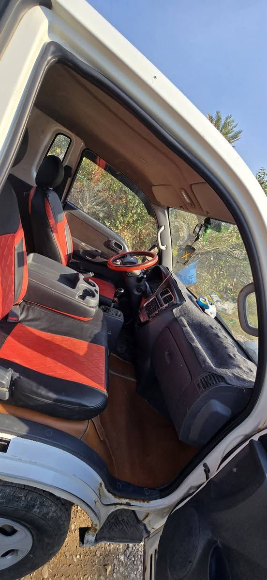 للبيع كيا حمل موديل 2016
رقم ذي قار – رقم إنكليزي
🔹 سنوية للـ2030 + هزة جديدة
🔹 السيارة باسمي – تحويل مباشر بنفس اليوم
🔹 المحرك ممتاز (لا تبخير ولا تنقيص)
🔹 گير + اكسل مكفولين
🔹 الشاصي مكفول ورقم الشاصي واضح جداً 
🔹 الإطارات (تايرات) جديدة
🔹 مسجل + كهربائيات السيارة بالكامل شغالة
🔹 لا يوجد صبغ نهائيًا، القشرة الخارجية على البلادي
🔸 الملاحظات:
بعض التخسفات والشخوط البسيطة في البيبان والبدي ولم يتم إصلاحها أو صبغها بعده كله بلادي 
📍 الموقع: بغداد – الشعلة
📞 الهاتف: ***********
💰 السعر: 110 وبيها مجال البسيط
