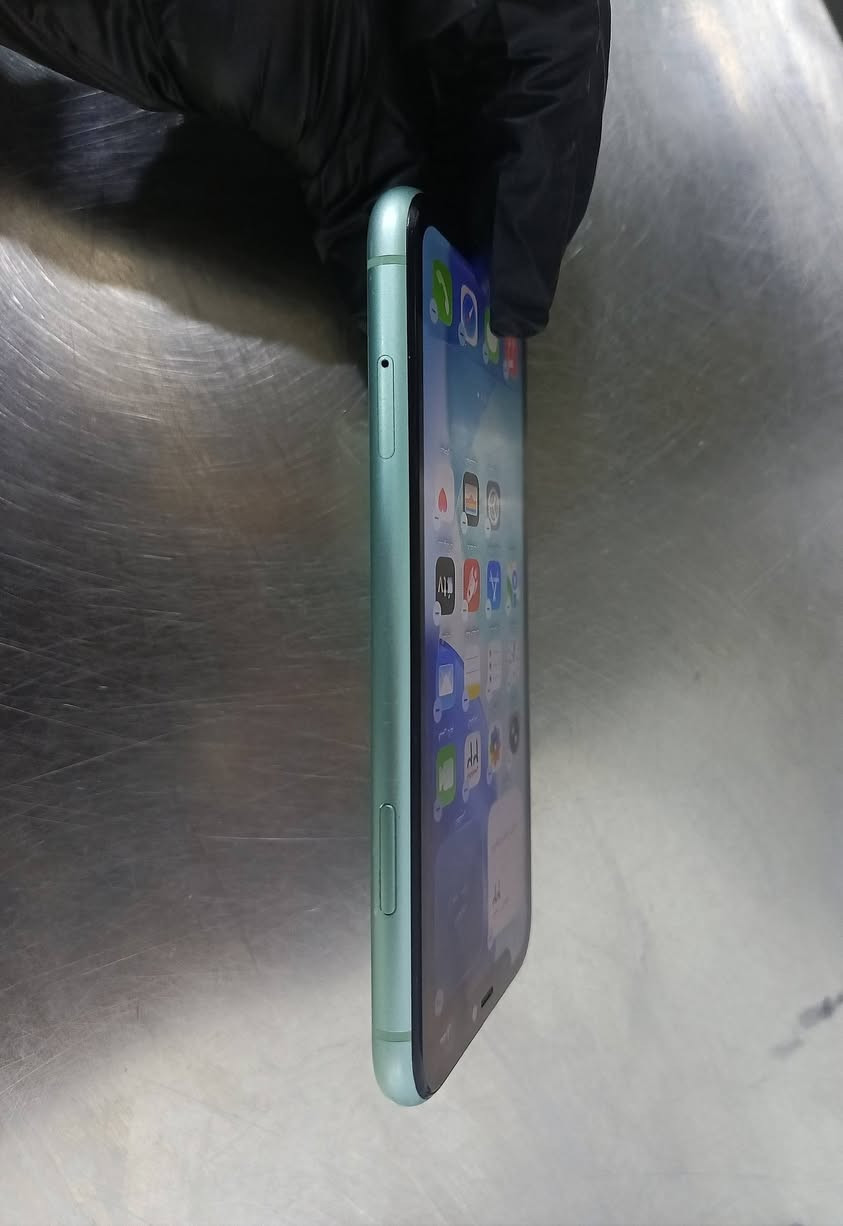 سلام عليكم
11عادي 
ذاكره 128 
بطاريه 76 بلادي 
جهاز كلش نضيف ومكفول 
بس  شاشه مبدله  
سعره » 175 « وبي مجال شوي للشراي


**إذا كنت صاحب هذا الإعلان وتريد حذفه لأي سبب، رجاءا أرسل رسالة إلى الدعم الفني**