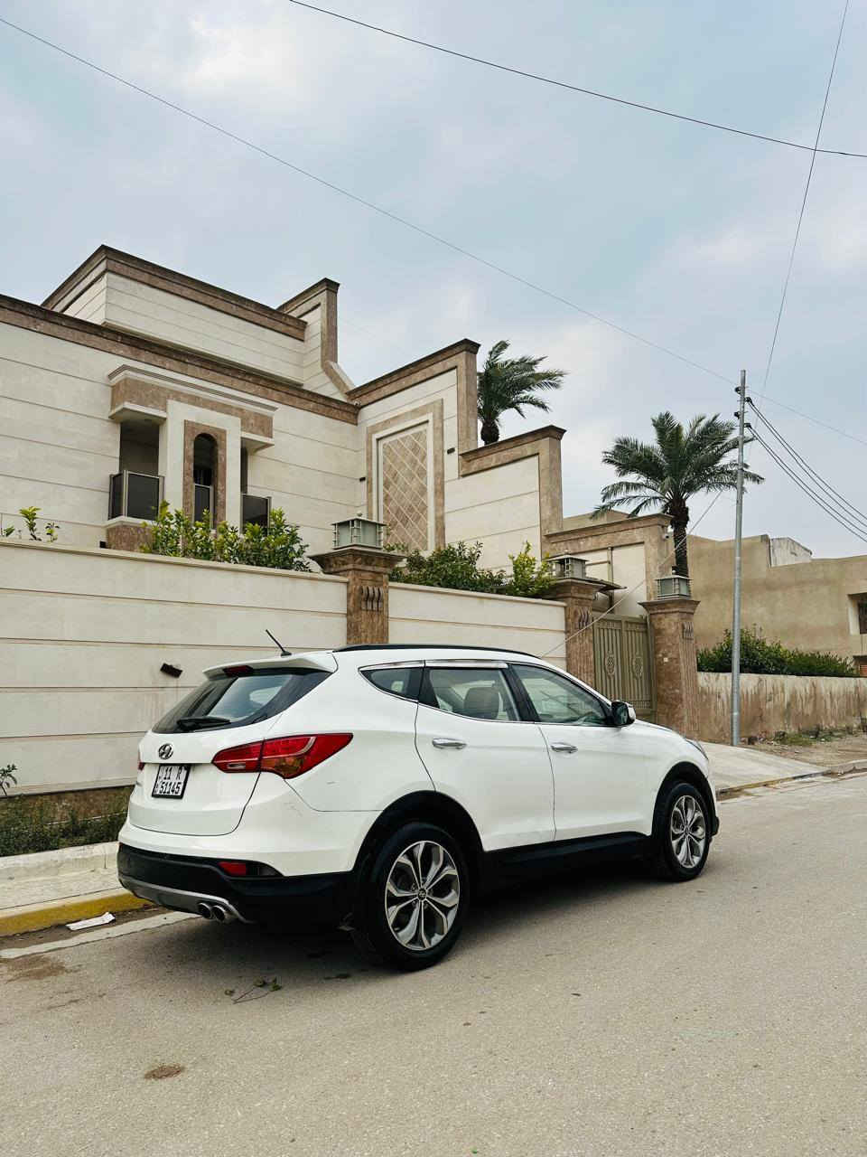 السلام عليكم  رجأن مكلف بنشر والخاص مغلق سنتافي خليجي موديل 2013 حجم المحرك 6سلندر مواصفات السيارة سبعة راكب تبريد 3 قطع سيارة فور ويل اشاير بل مري تحكم ستيرن جهتين حساسات شاشة كامره السعر 118 وبيهة مجال بصيط مكان السيارة بغداد البلديات ***********
