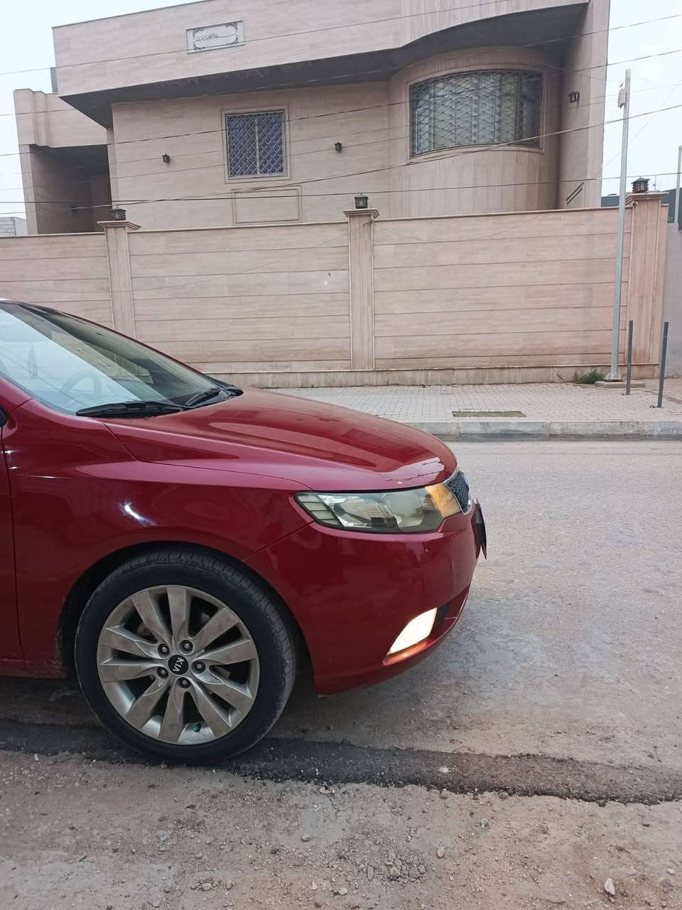 السلام وعليكم سيراتو ٢٠١٢ للبيع رقم بغداد كفاله عامه السعر ١١٠فول مواصفات السياره زايعه خليجي *********** متوفر واتساب
