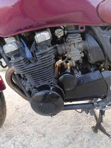 للبيع سيبي فور حجم المحرك 750 ما مفتوح ماطور نشط ومعدل فول كزوز رياضي فصلا كلو فول سعر 950 مكاني موصل جانب الأيمن ستفسار ***********
