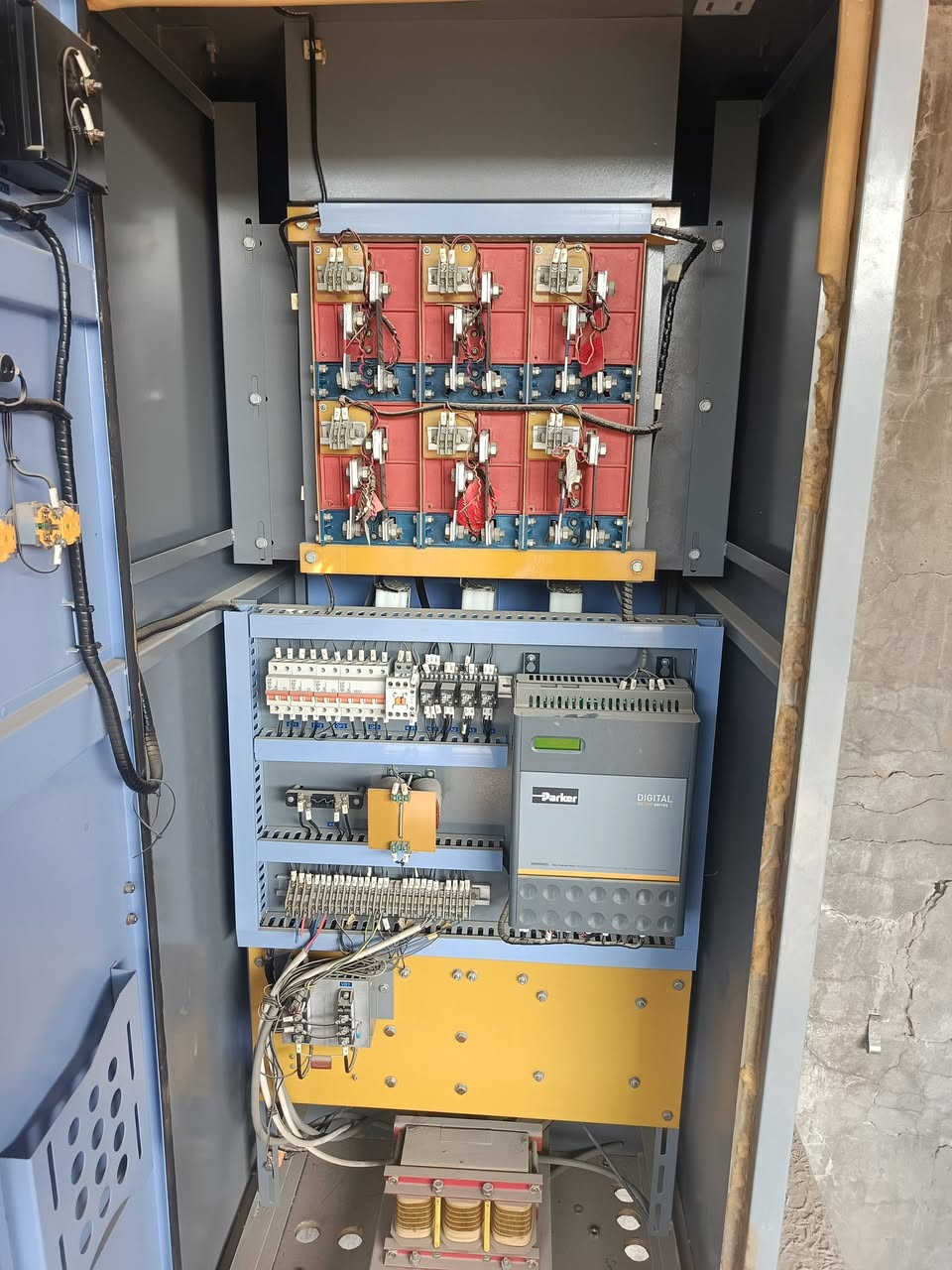 السلام عليكم بوردات DC منشا صيني درجه اولى
٧٥ كيلو واط شرط غير مستخدم اخوان 

***********
