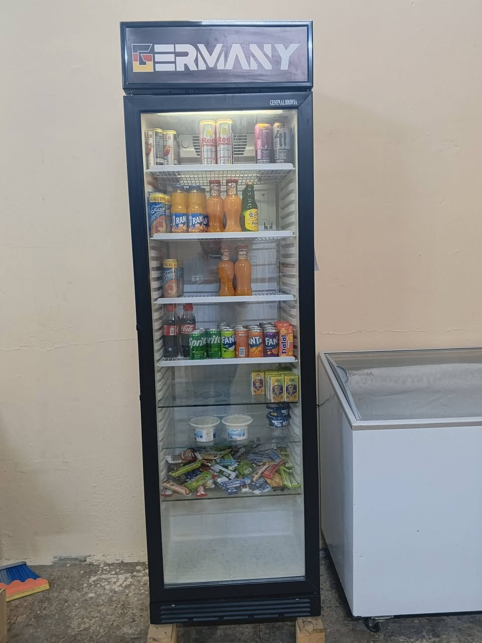 السلام عليكم اغراض محل للبيع
عارضه عامودي 350الف وبيها مجال 
عوارض اجباس 80 الف اخو الجديد 
رفوف مامستخدمين هواي25رف و9سكك عل 6000 وبيهم مجال 
ورفوف الثانيات نضاف  25رف و5سكك عل 4500
ميزان ادفع بي سعر عجبني ابيعك نظيف حيل 
للتواصل خاص او عل الرقم ***********
المكان الموصل الايمن
