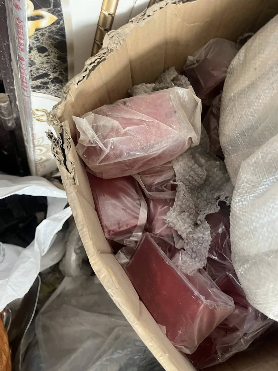 سلام عليكم شباب غراض مال دراجات للبيع غراض كله جديد وبسعر مناسب ارخص منل جمله استفسار على رقم *********** المكان بلد صلاح دين قرب مضيف شيخ عمار القديم 
كميه خير من الله
