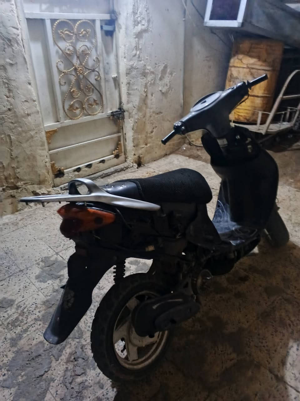 دراجه للبيع نوع لكزز عداد 100 دراجه نكره سلف عوزه بس كفرات العنوان كوت سعر 150 وبيه مجال ***********
