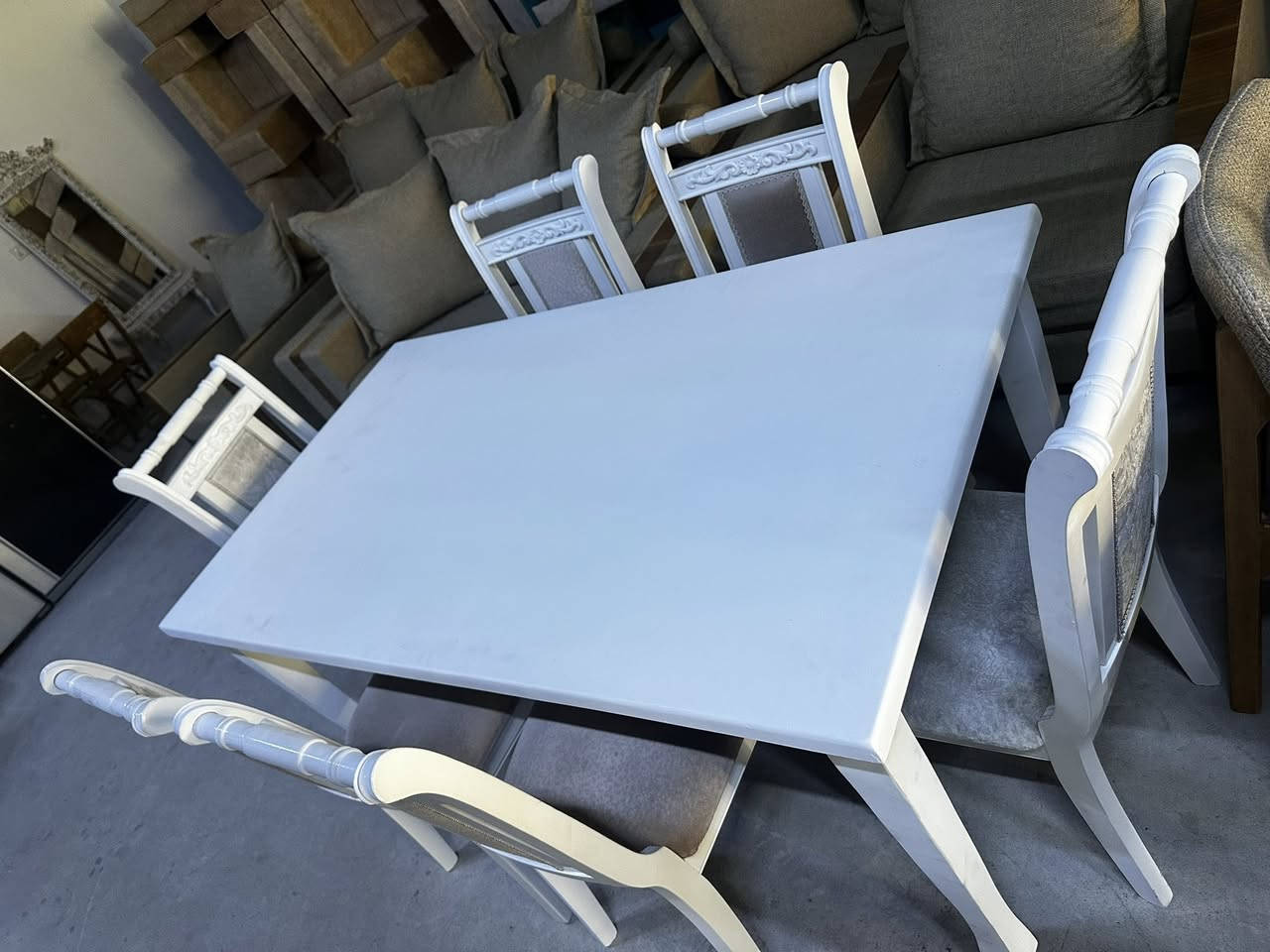 ميز طعام البيع 
***********
