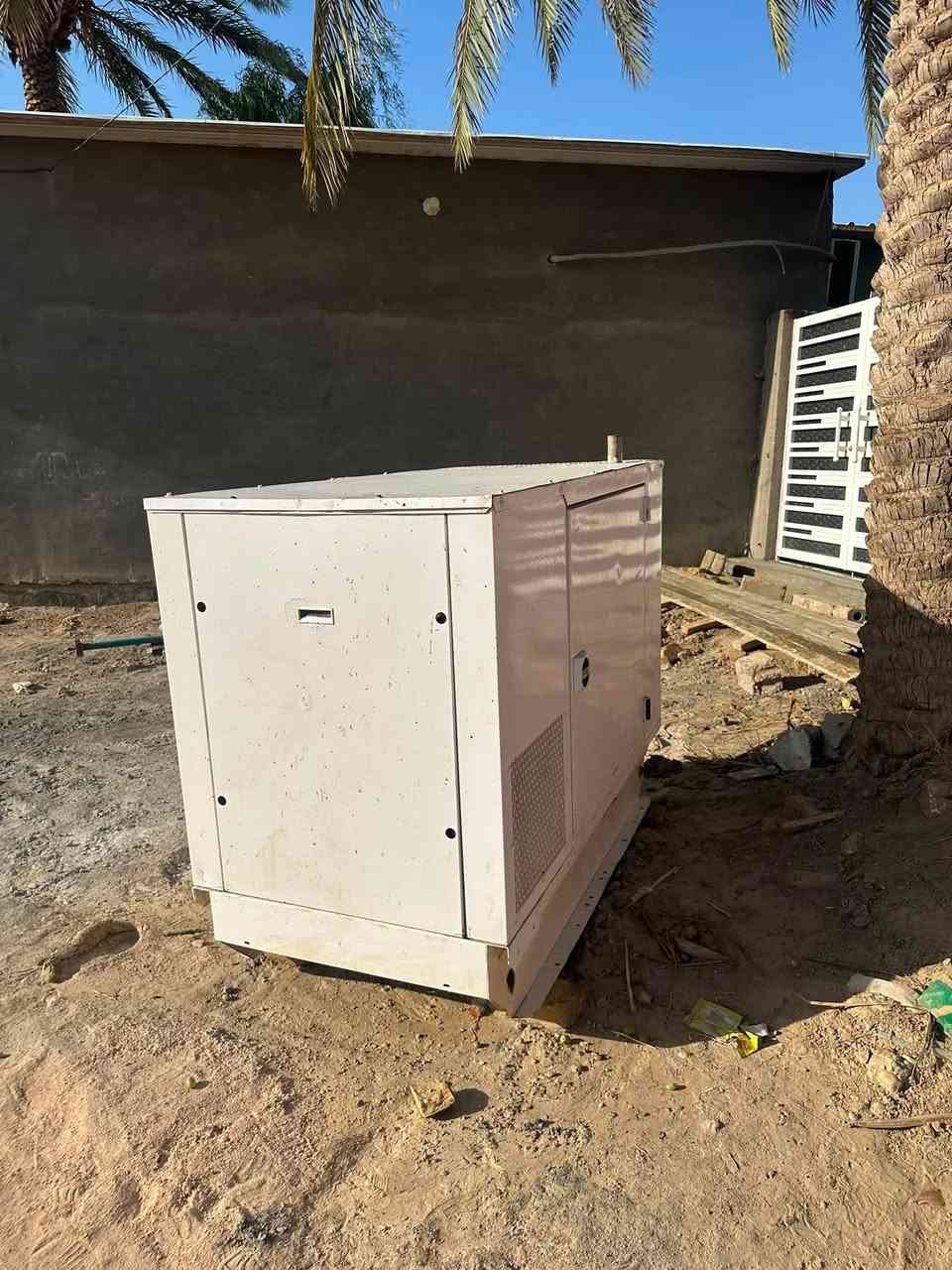 السلام عليكم.. مولدة بيركنز انكليزي برطيانية الصنع الاصلي.. مولدة جودتها عالية وغنية عن التعريف
مولدة قليلة العطل وبقطع غيار متوفرة بكثرة..
محرك 3 بستم اصرافها 2 لتر بالساعة.
رأس التوليد 3 فيز kv15 كي ڤي
المولدة نضيفة جداً باستعمال قليل ومكفولة 100% من اي عطل او نقص او تبديل 

للاسفسار الاتصال على الرقم: *********** متواجد واتساب ايضاً

السعر: 38 ورقة ومجالها حگ الجيه فقط ✋
