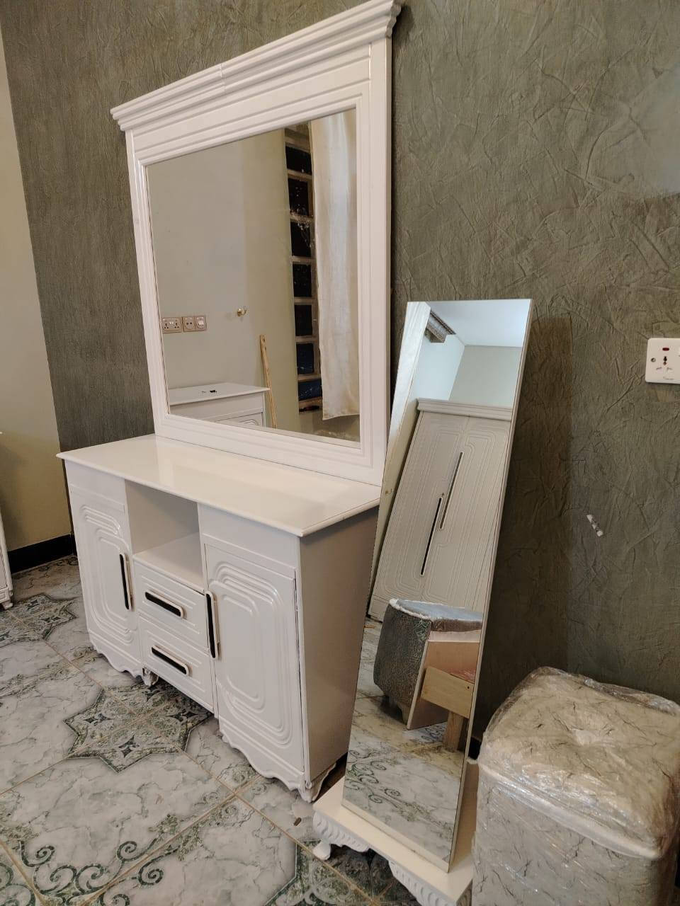 السلام عليكم
غرفه نوم مستخدمه ٢٠ يوم للبيع ٨ قطع مع شازلون وطابوريه خشب عراقي مصبوغه حراري بعدها جديده السعر مليون و٢٠٠


**إذا كنت صاحب هذا الإعلان وتريد حذفه لأي سبب، رجاءا أرسل رسالة إلى الدعم الفني**