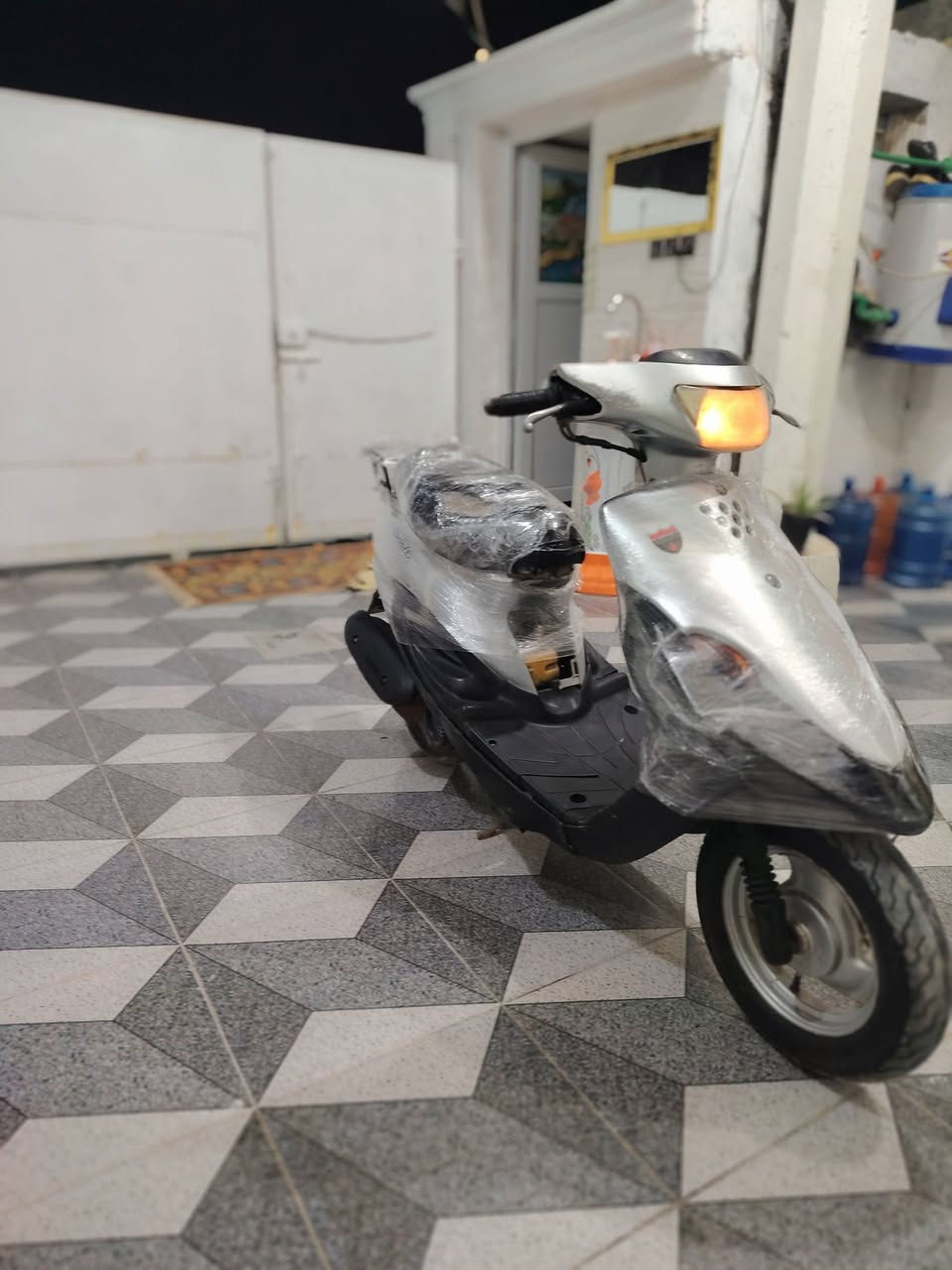 سلام عليكم ورحمة الله وبركاته
دراجه للبيع نوع بيجي
نضيفههه مال بيت مامتعوبه كهربائيات كلهه شغاله سلف لايت امامي بك لايت شاصي سليم مابي اي شي مكينتهااا اتخبل شلعه ومعدل فولل والله العظيم تاخذه تترحملي السعر ٢٢٥وبيه مجال مكان بابل المسيب حي الشرطه ***********
